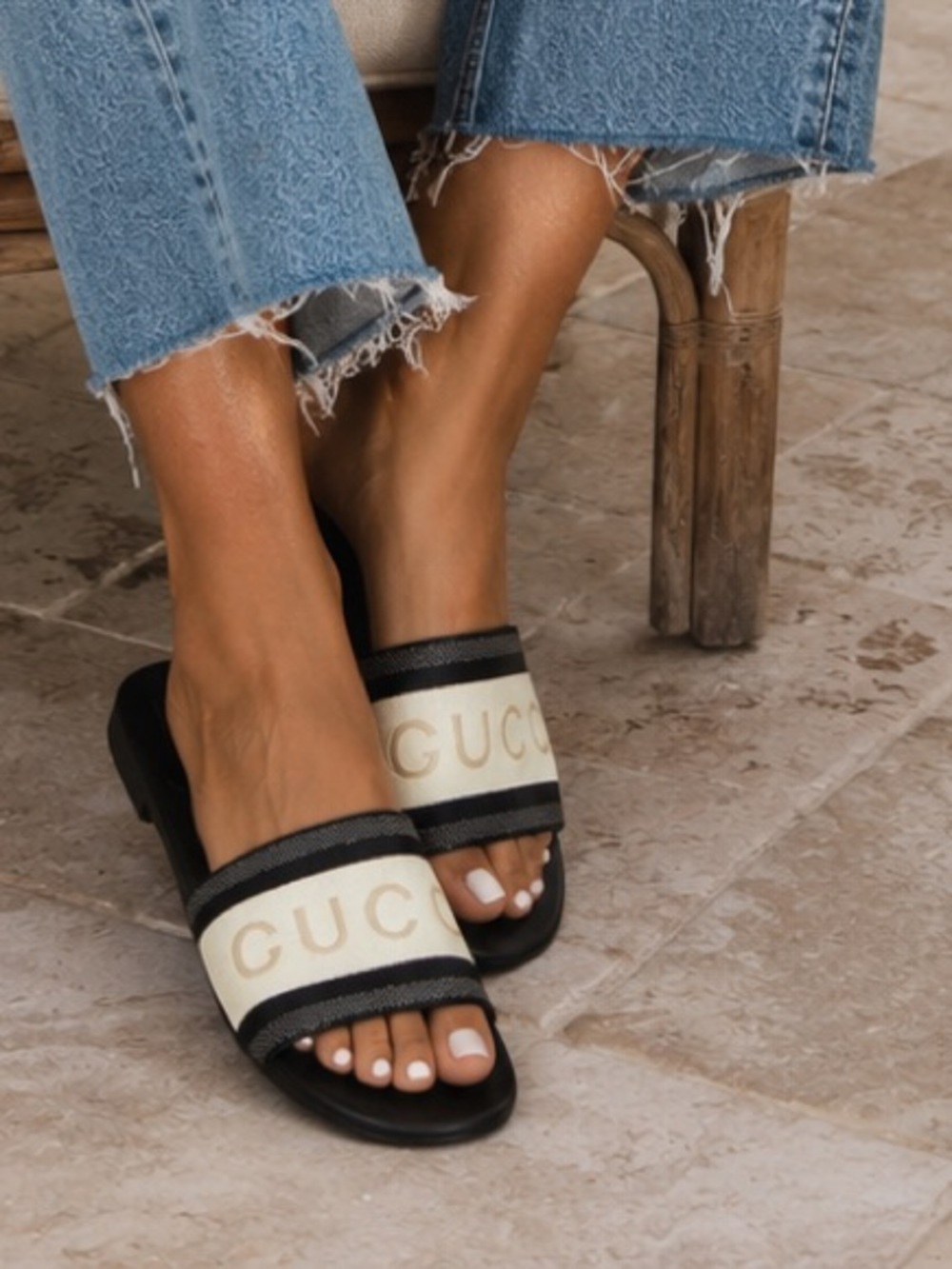 Luxury Authentic Gucci Jane Canvas Logo Slide Sandals - Made in Italy 7.5 37.5